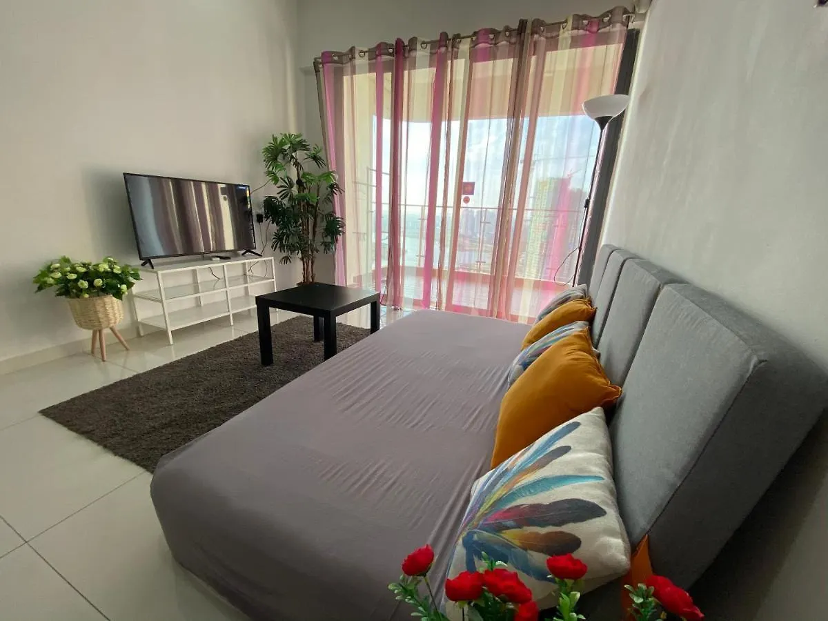 Amazing Infinity Sea View Johor Bahru Apartment