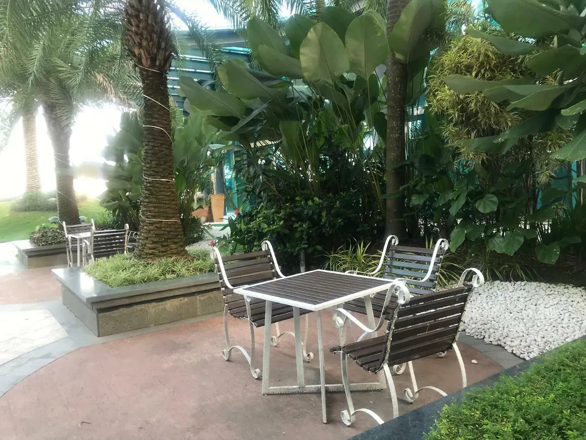 Amazing Infinity Sea View Johor Bahru Apartment