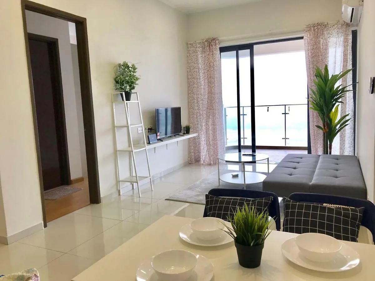 Amazing Infinity Sea View Johor Bahru 아파트